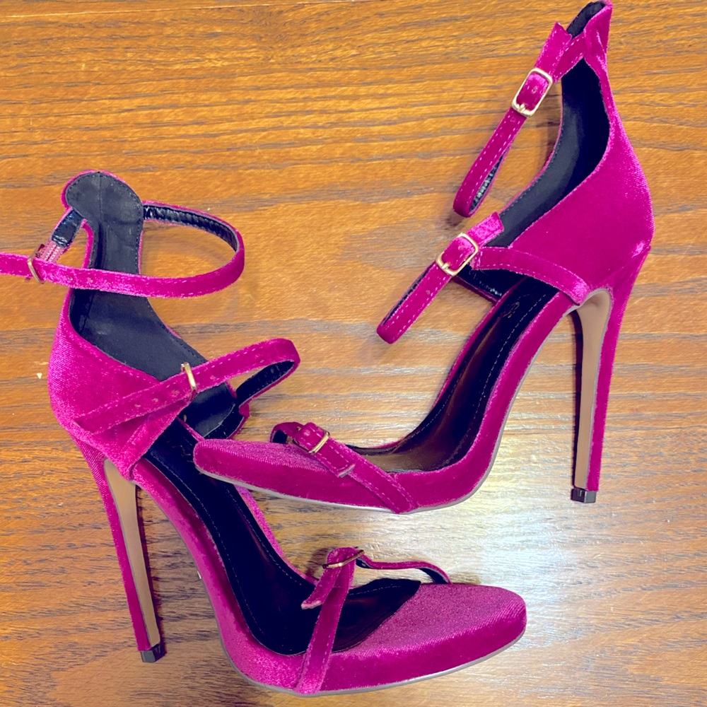 Fuscia velvet heels